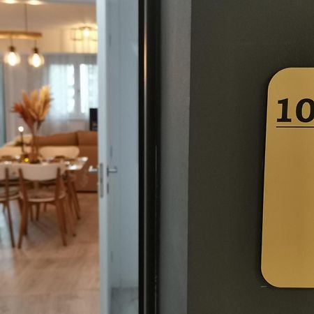 City Center Accommodation - 108 レシツァ エクステリア 写真
