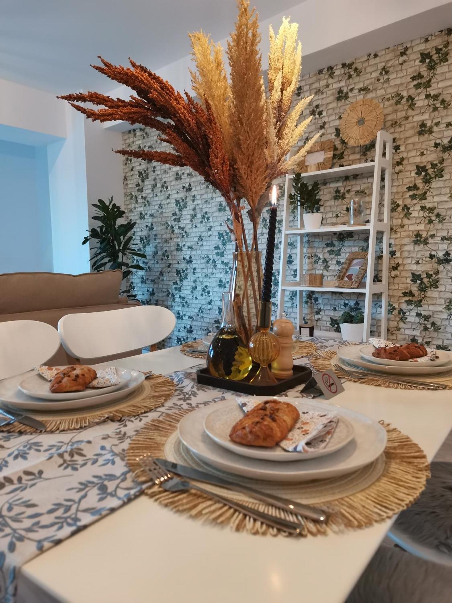 City Center Accommodation - 108 レシツァ エクステリア 写真